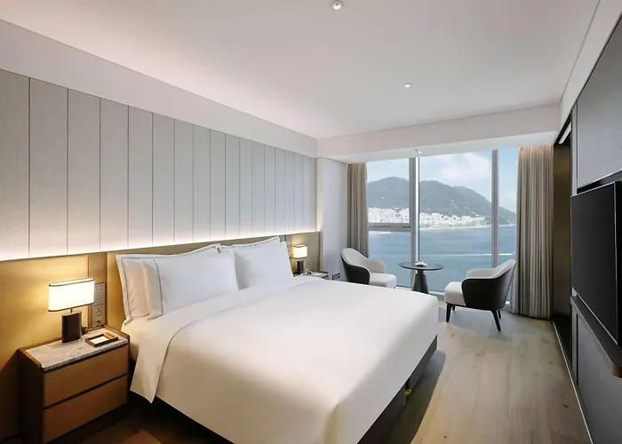 Wyndham Grand Hotel 5*