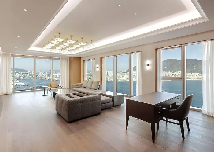 Wyndham Grand Hotel 5*