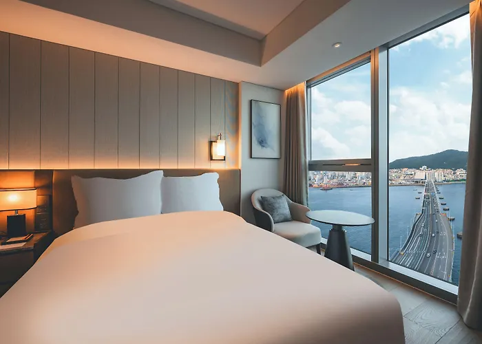 Wyndham Grand Hotel